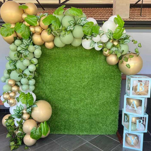 grass balloon arch 