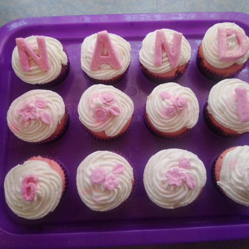 themed cupcakes 